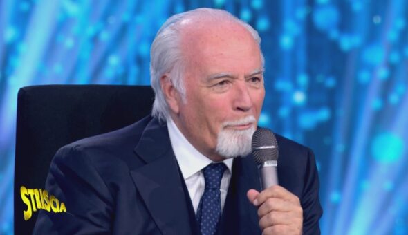 Ricci sul sottotitolo di Striscia la notizia: 