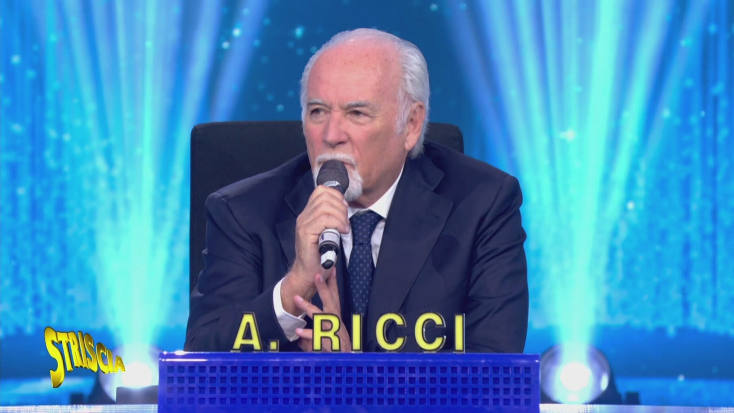 Ricci: «Non si può ammettere la guerra» - Striscia la notizia