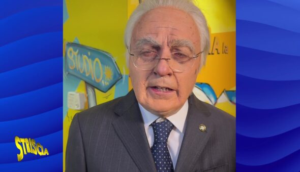 Stasera a Striscia: Mattarella in studio nella prima puntata del tg satirico