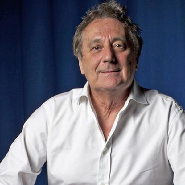 Enzo Iacchetti diffida Meta e annuncia querela contro gli autori dei post “offensivi, falsi e manipolati”