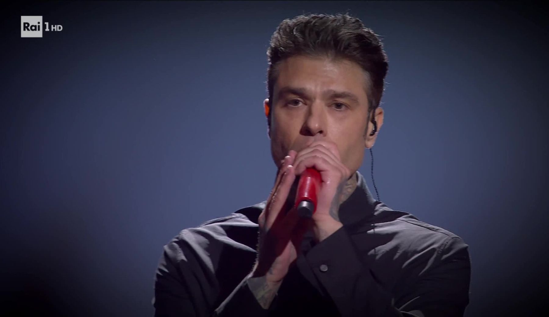 Fedez a Sanremo: tra duetti, gossip e… Tapiri d’oro