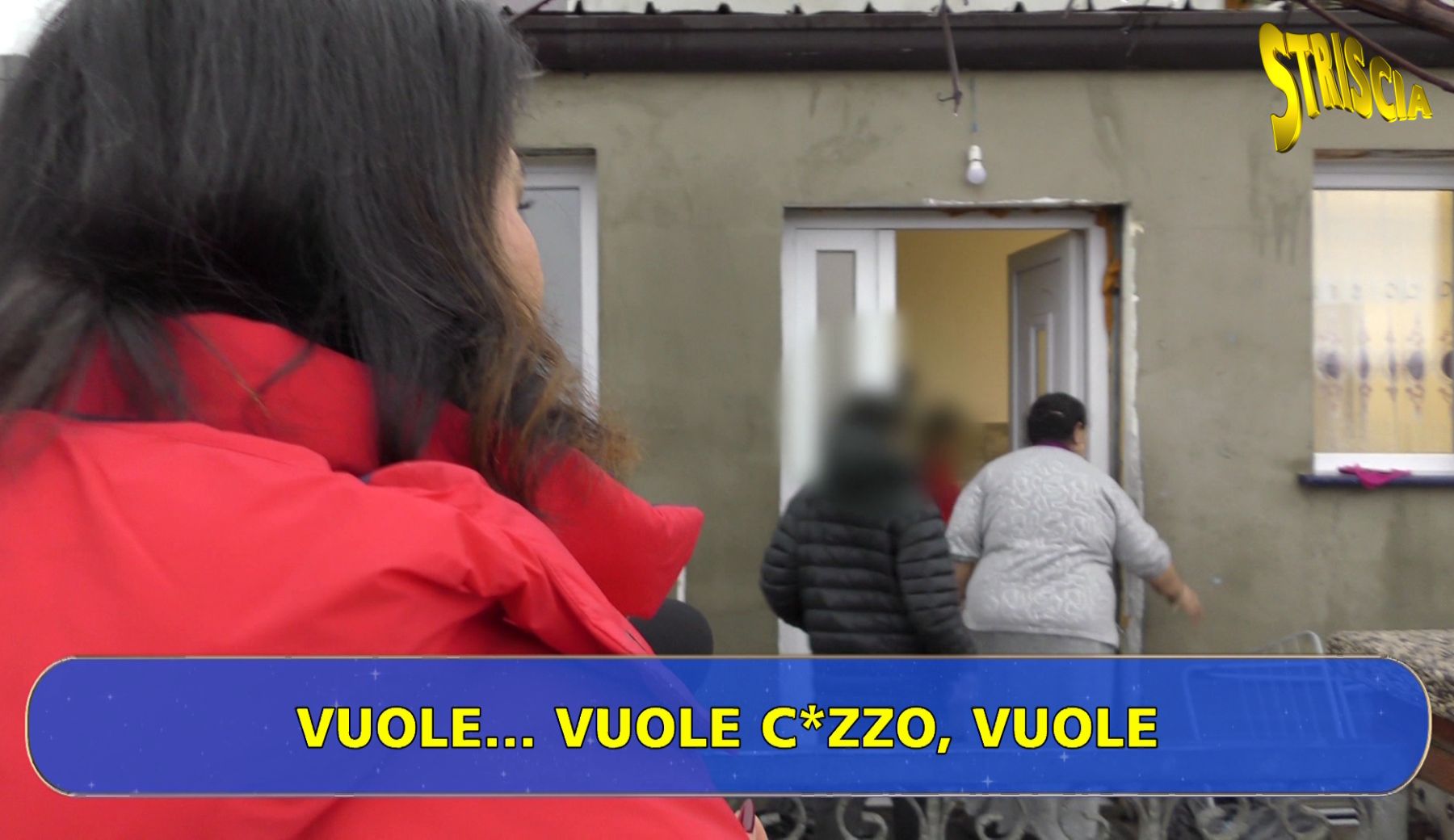 Vicini abusivi da incubo, tra minacce e roghi di rifiuti a cielo aperto: il servizio di Rajae