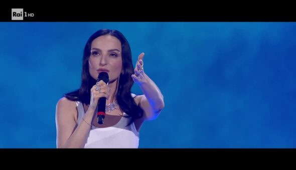 Arisa non sfigura a Sanremo... ma vi ricordate del Tapiro d'oro ai tempi di X-Factor?