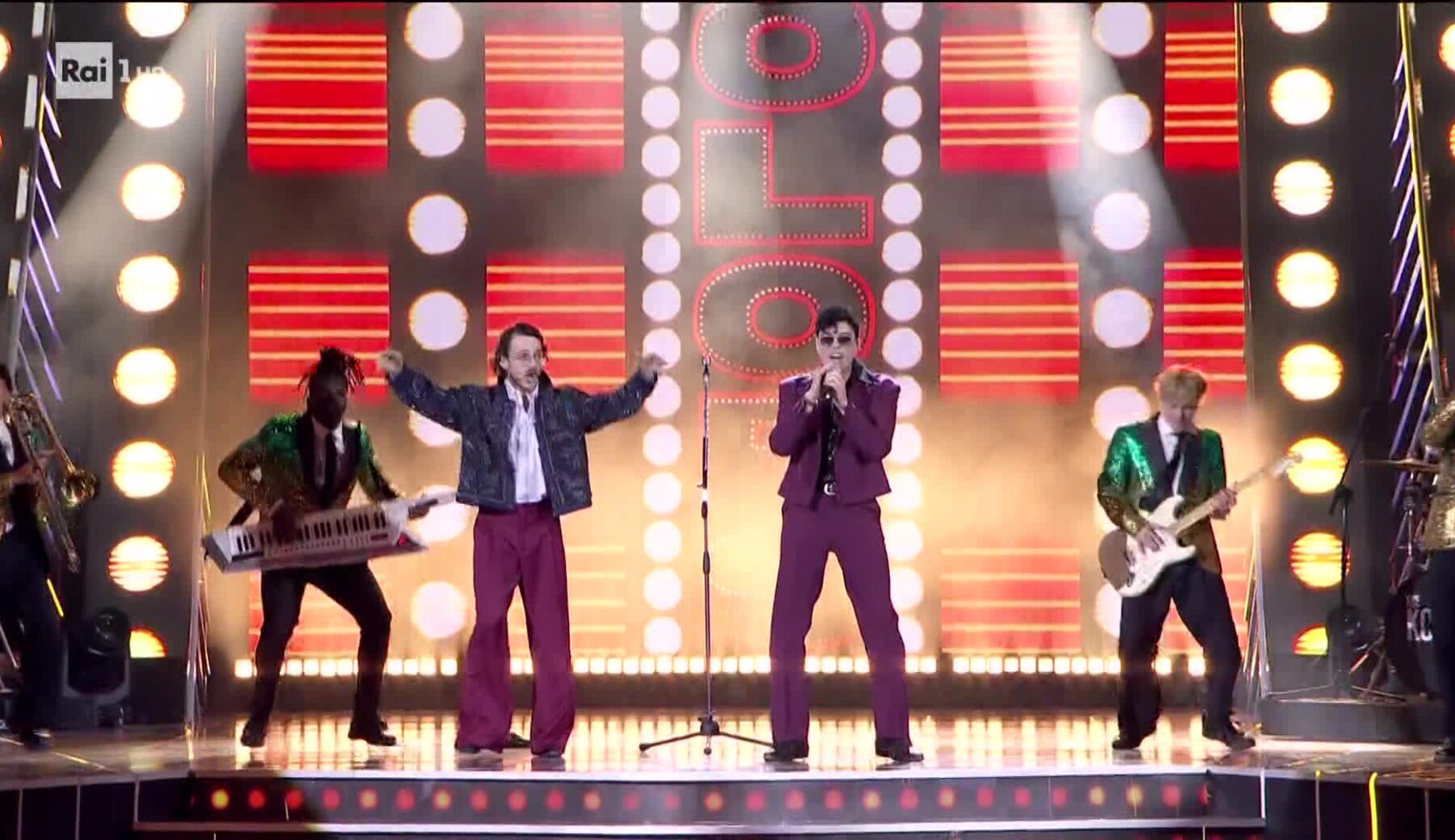 Stash dei The Kolors e il Tapiro dopo aver subito un furto