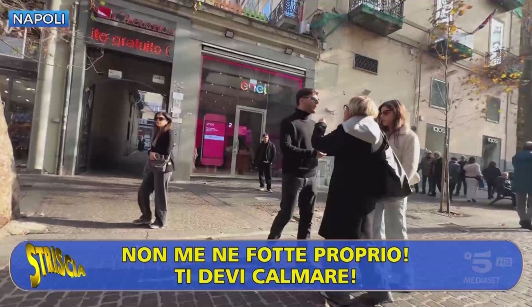 «La ragazza è mia e ci faccio quello che voglio»: nuovo esperimento sociale di Valerio Staffelli a Napoli