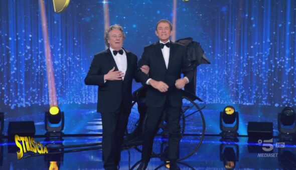 Greggio e Iacchetti al Capodanno Cinese tra draghi sputafuoco e fughe in risciò