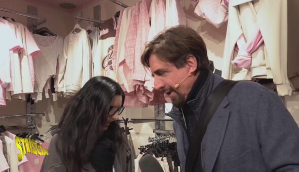 Anticipazione - Tapiro d'oro a Laura Pausini