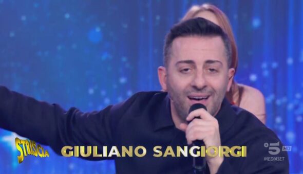 Giuliano Sangiorgi canta 