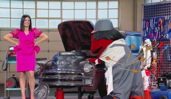 Roberta Lanfranchi in officina con il Gabibbo a Paperissima Sprint