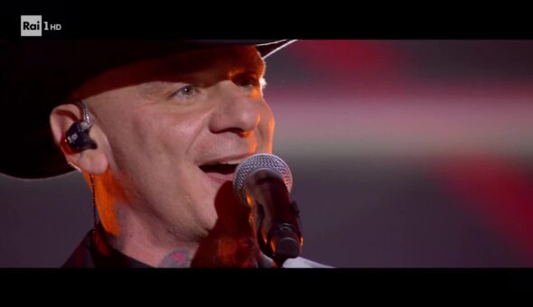 J-Ax a Sanremo: la Schlein starà cantando?