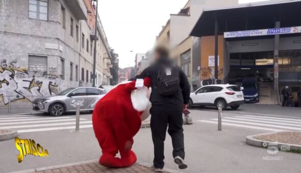 «Io, Gabibbo, malmenato per la prima volta dopo 36 anni. Tanta rabbia per le strade». L'estratto dell'intervista del Corriere della Sera