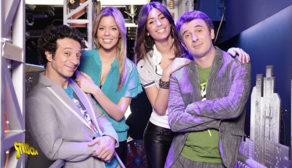 Striscia, giovedì la 5ª puntata. Ospiti in studio: Ficarra e Picone, Federica Nargi e Alessandro Matri, Costanza Caracciolo e Bobo Vieri, Francesca Manzini. Inviato speciale: Paolo Ruffini  