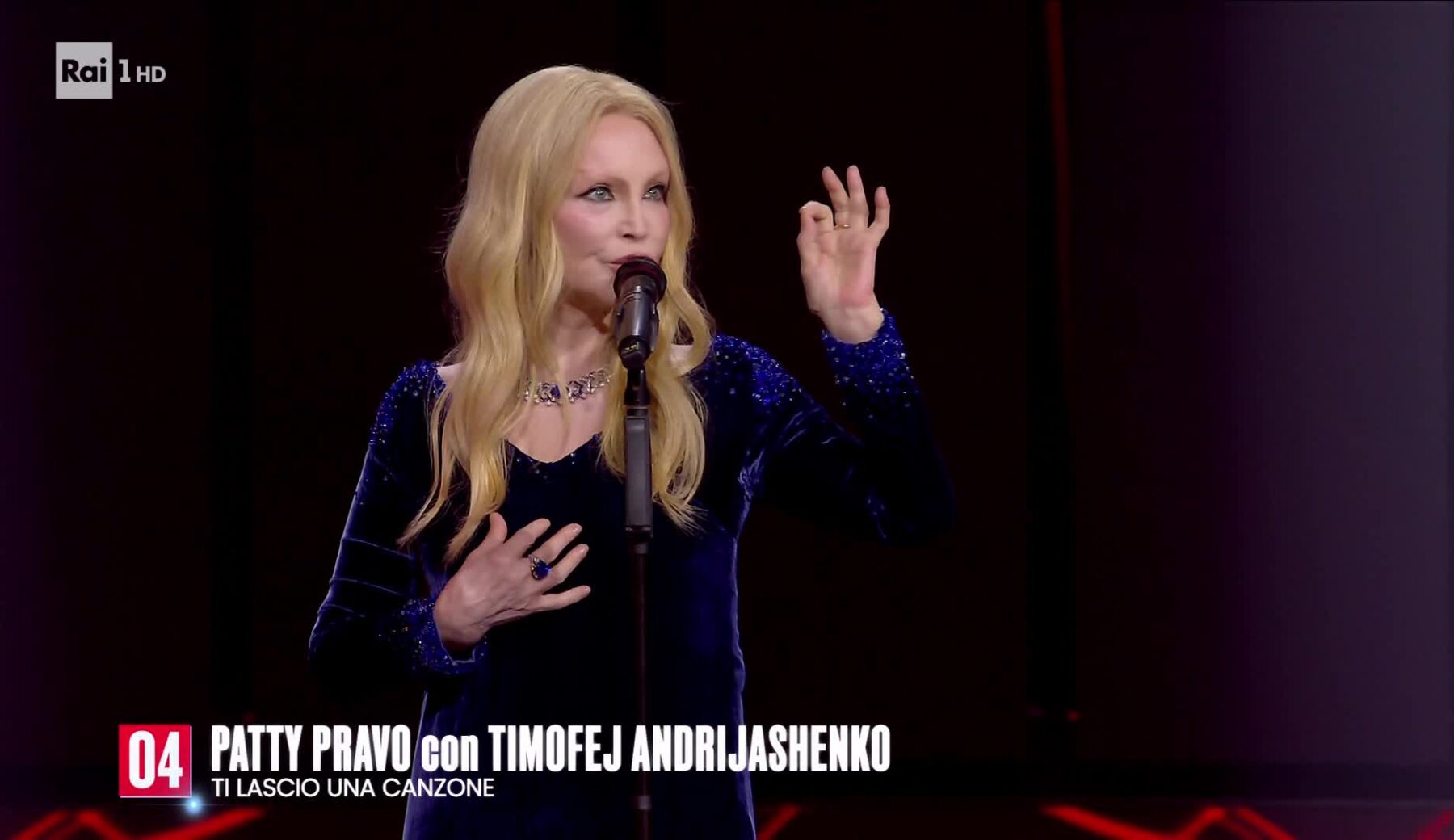 Patty Pravo sotto le luci dell’Ariston… e dello scanner test di Fatti e Rifatti