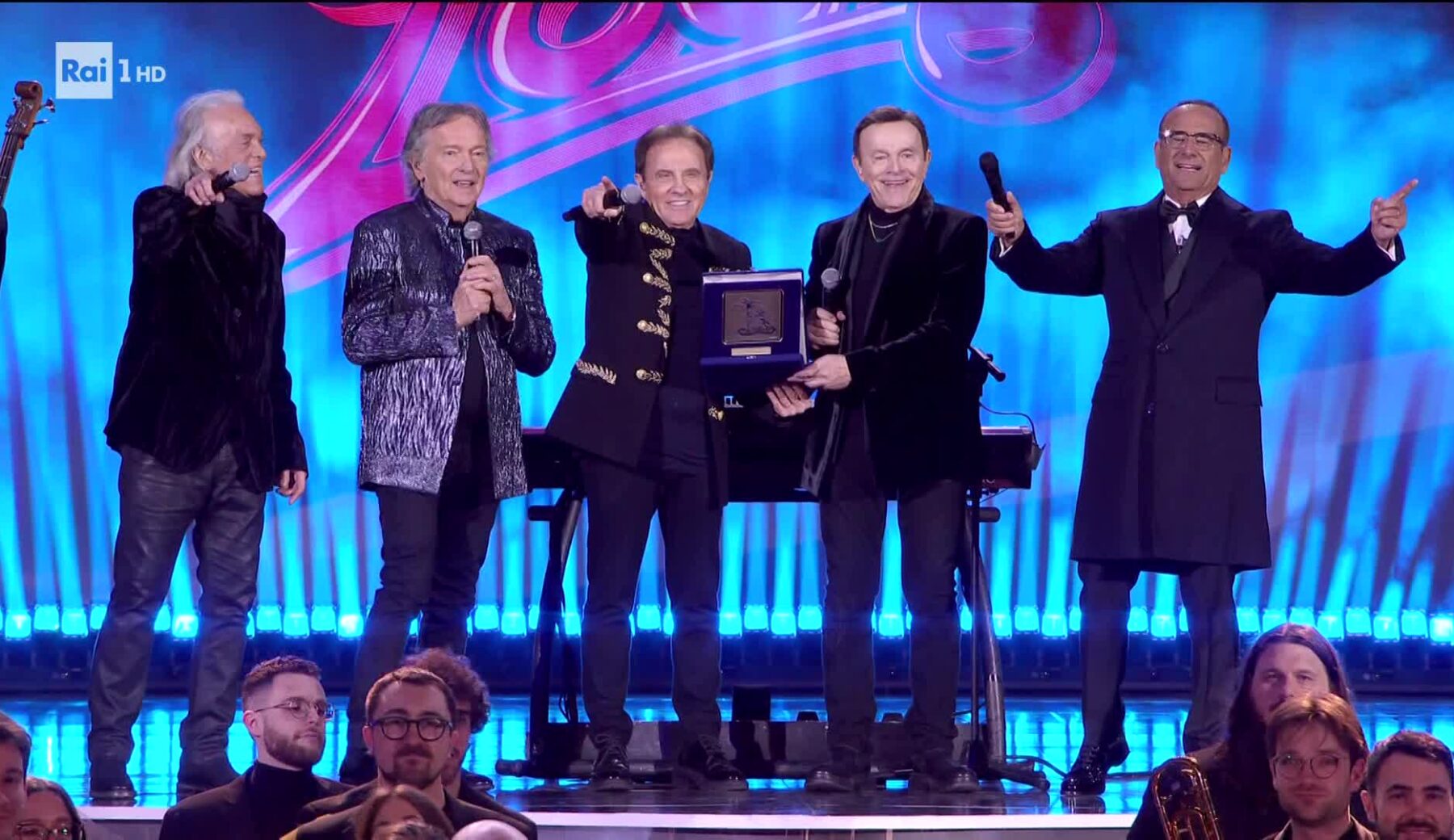 I Pooh a Sanremo festeggiano 60 anni di successi. Striscia nel ’90 predisse la loro vittoria