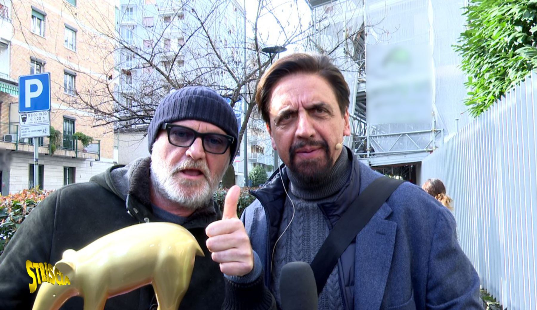 Tapiro d’oro ad Andrea Pucci dopo la bufera sull’ospitata (poi ritirata) a Sanremo: «Sono di destra, non sono fascista». Velenosa polemica con Fiorello: «Fiore, goditi un po’ di più la vita!»