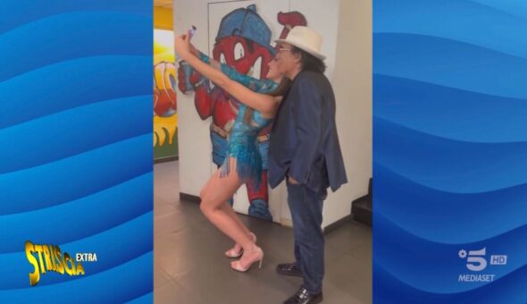 Al Bano canta per le mamme delle Veline a Striscia