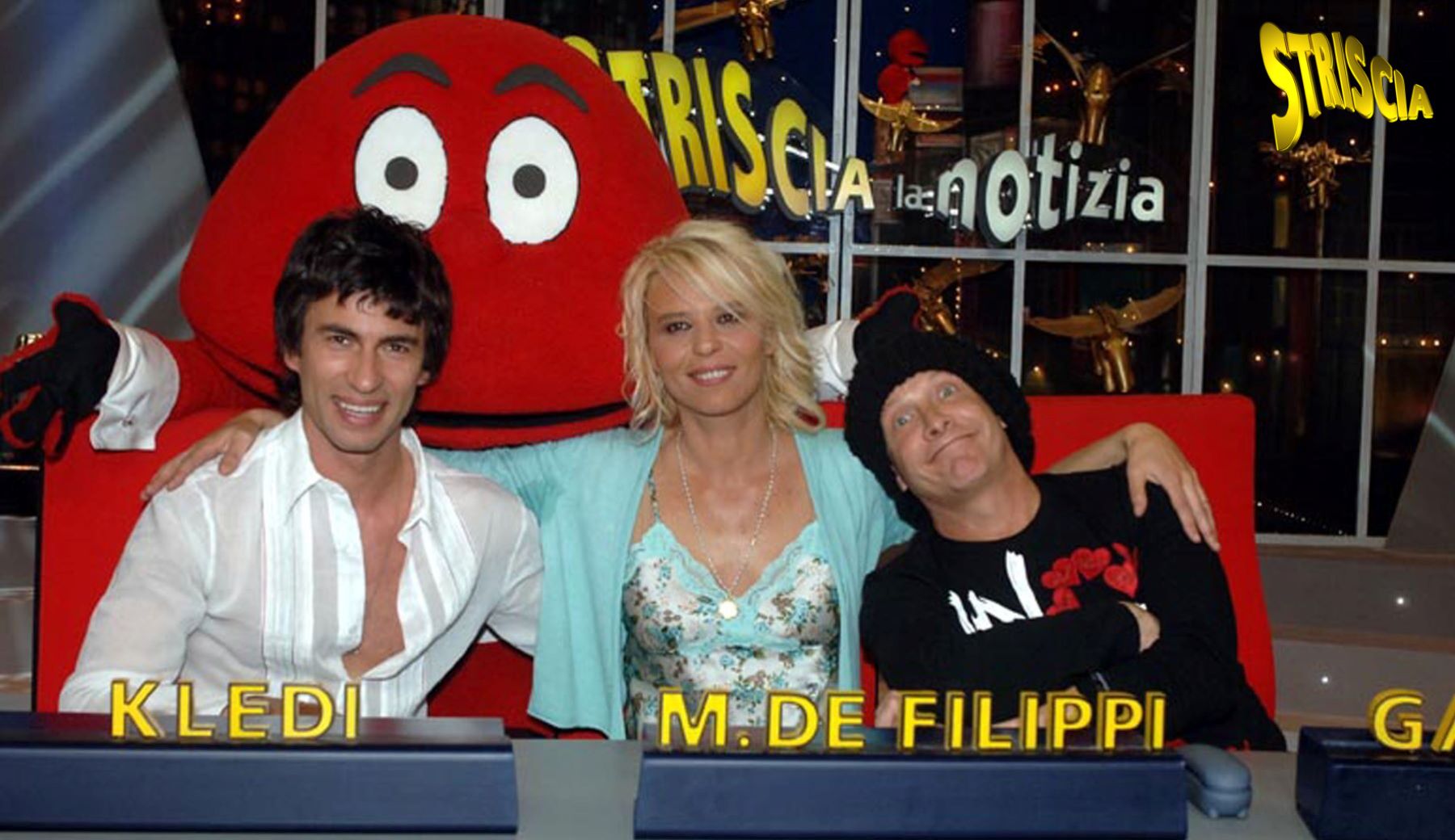 Tanti auguri a Kledi: da ballerino a… conduttore di Striscia!