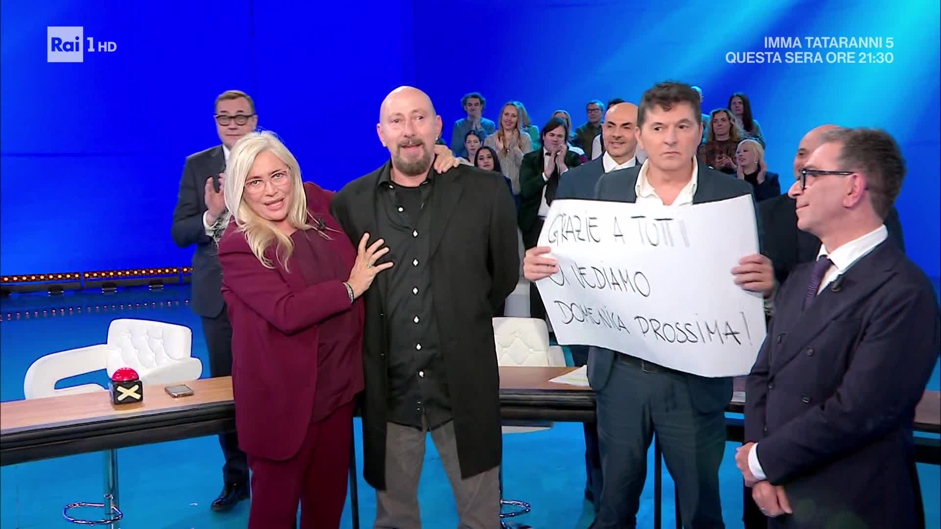 Mara Venier fulmina Teo Mammucari in diretta: «Sei un pirla!»