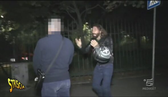 Milano, parcheggiatori abusivi in zona Triennale