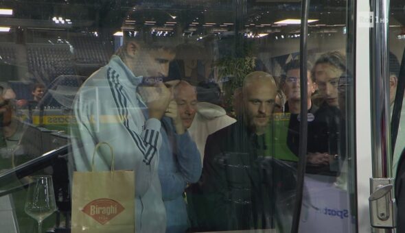 Mondiali, gli Azzurri festeggiano per la vittoria della Bosnia e scoppia la polemica