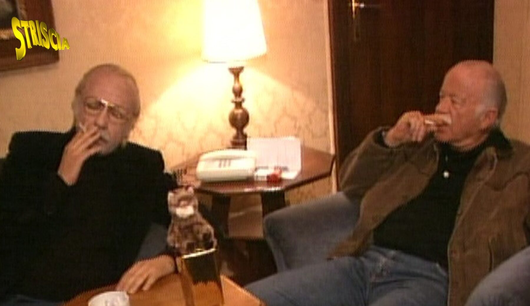 Addio Gino, grande cantautore e amico di Striscia: i video in cui Paoli incontra il suo “alter ego”