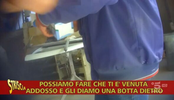 Falsi sinistri e truffe alle assicurazioni: così Striscia ha smascherato i furbetti degli incidenti organizzati