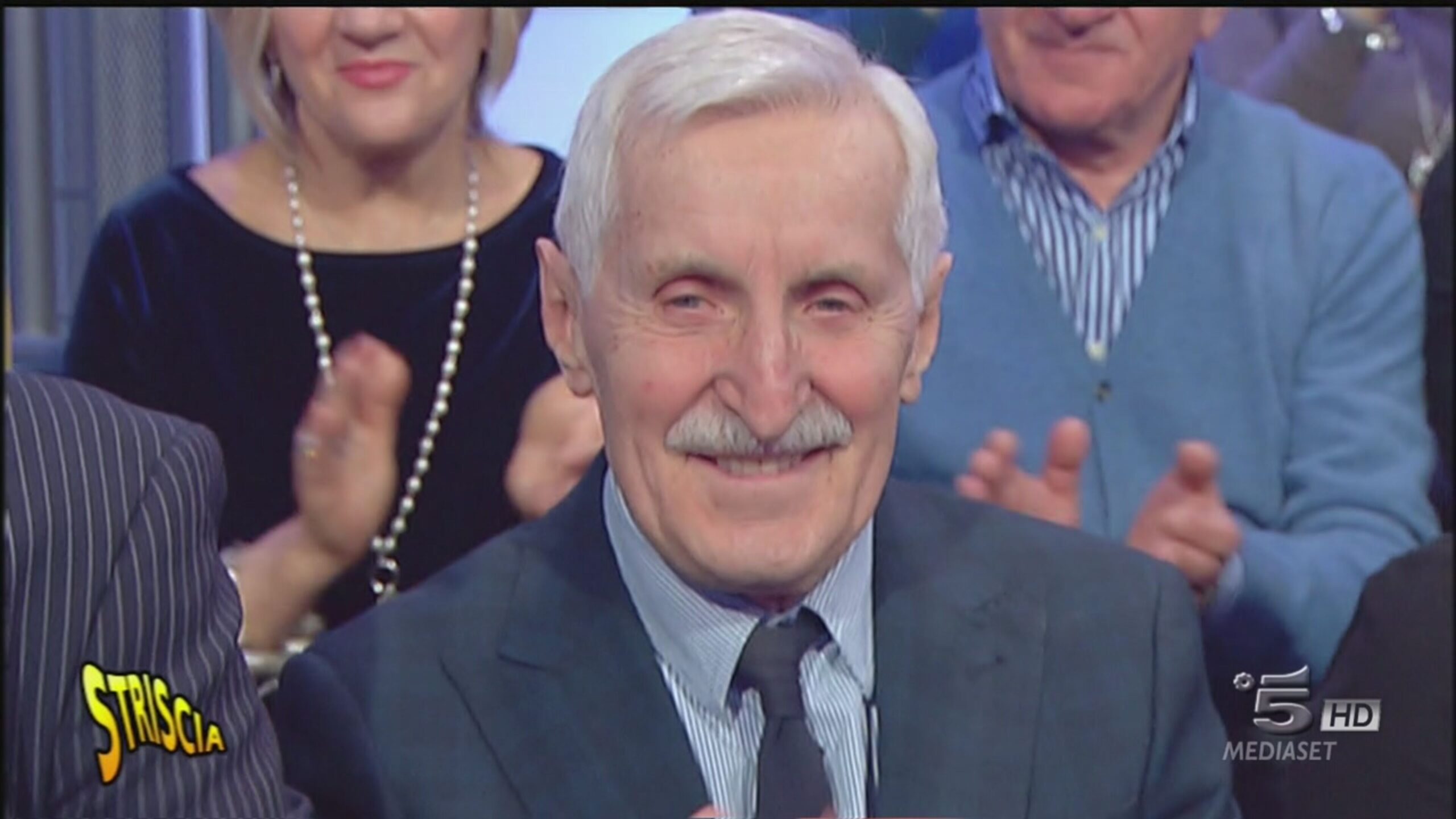 Il saluto di Striscia a Gigi Reggi