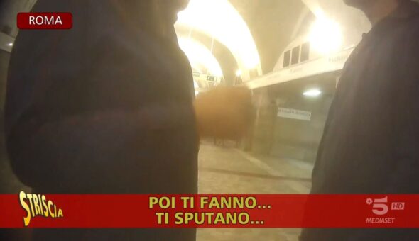 Caos nella metropolitana di Roma: tra pestaggi e borseggiatrici