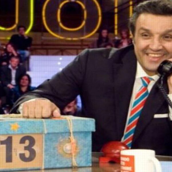 La precisazione di Striscia a ilGiornale.it sul caso dei fuorionda di Flavio Insinna ad Affari Tuoi