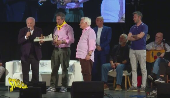 Fionda di Legno 2026, Antonio Ricci ironizza sulle Uniplus e gli influencer