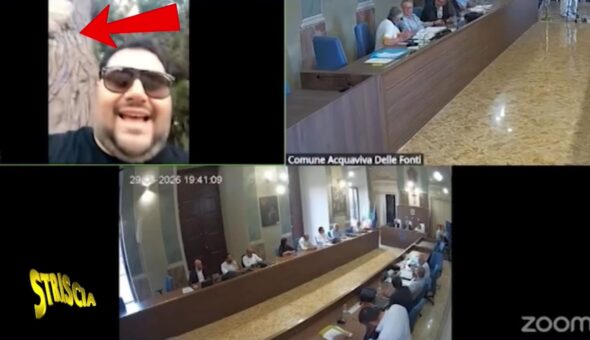 Consigliere comunale di FdI vota da Gardaland con le giostre in sottofondo