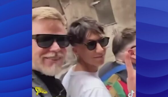 Padre accompagna la figlia al concerto di Ultimo: «Vorrei stendere un velo pietoso»