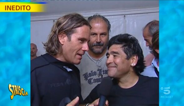 Esclusiva intervista di Diego Armando Maradona per Striscia: quando Jimmy Ghione gli baciò il piede e il calcio nelle parti basse…